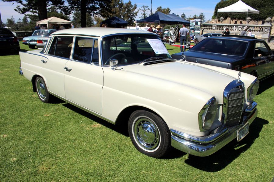 Mercedes 220SE