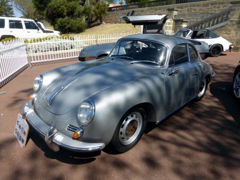 cotm16-porsche-356-at-front